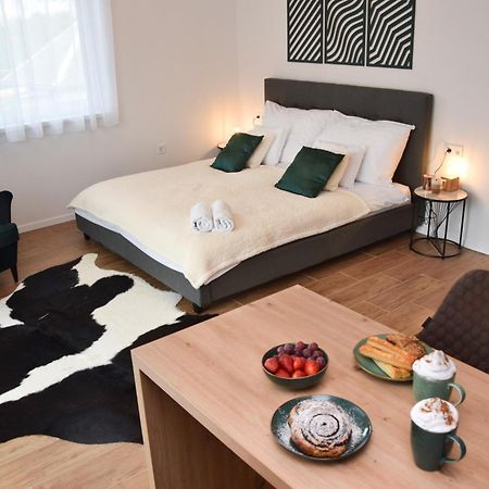 Silentium Premium Apartman Шарвар Екстер'єр фото