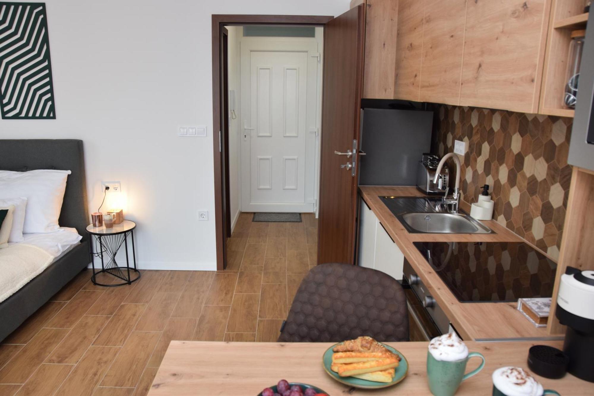 Silentium Premium Apartman Шарвар Екстер'єр фото